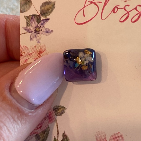 Purple resin earrings square - Picture 3 of 3